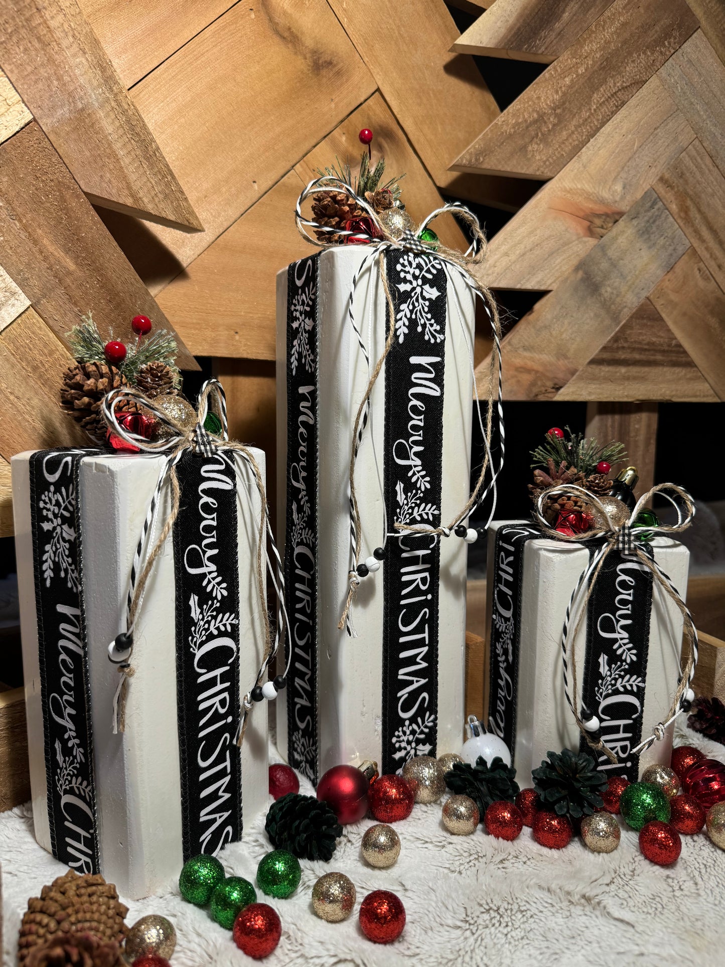 Solid White Christmas Gift Decor Set