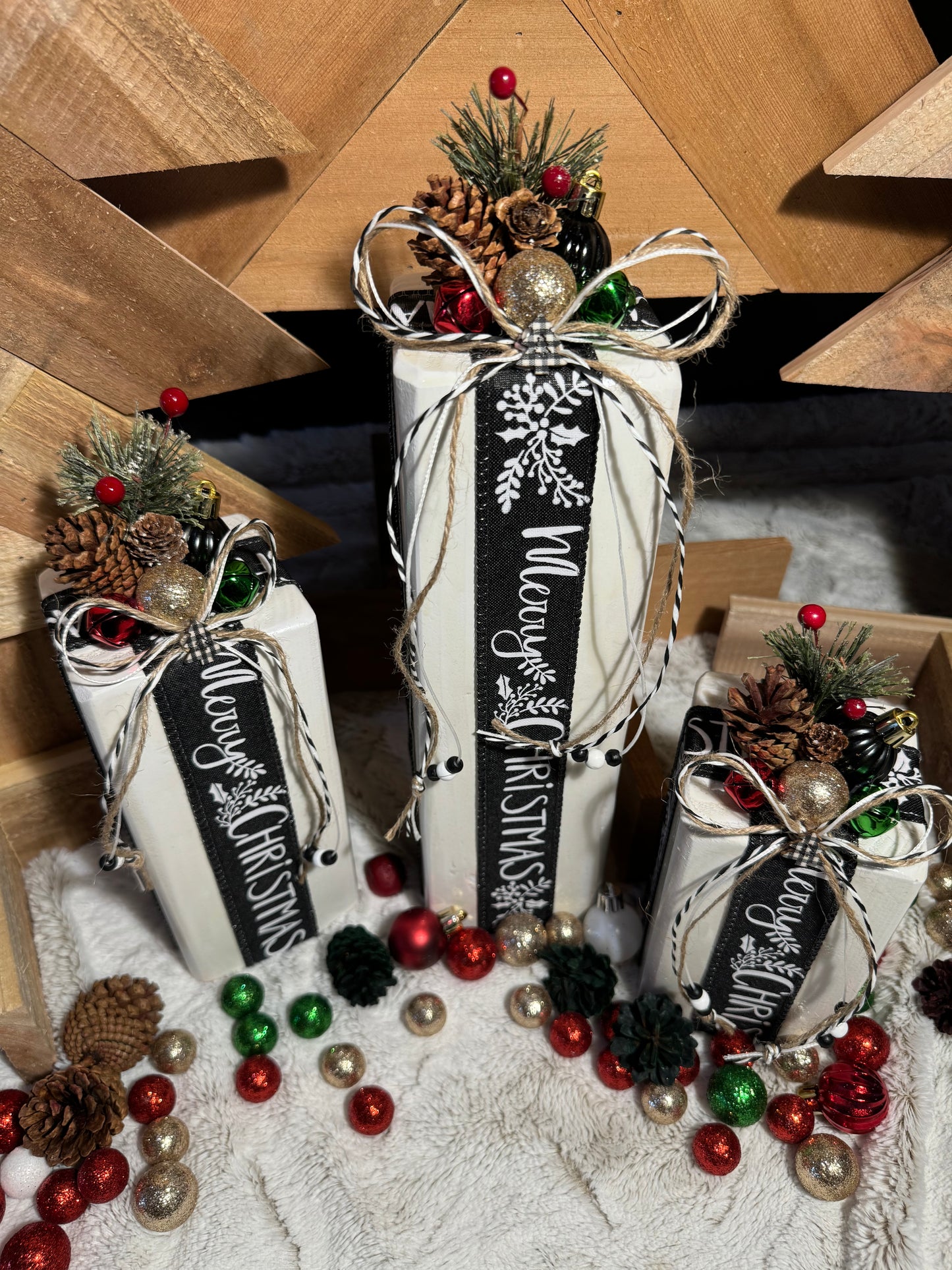 Solid White Christmas Gift Decor Set