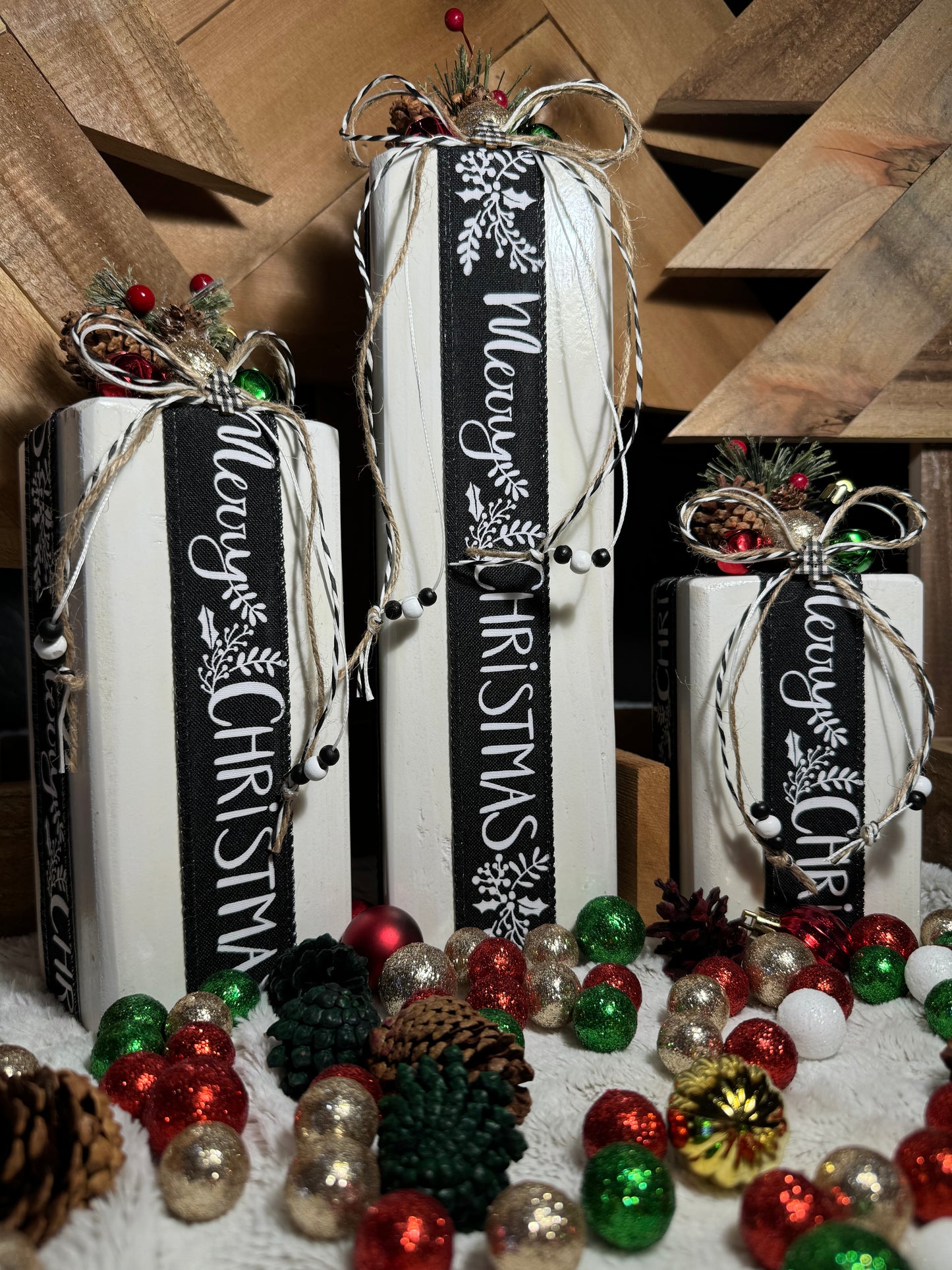 Solid White Christmas Gift Decor Set